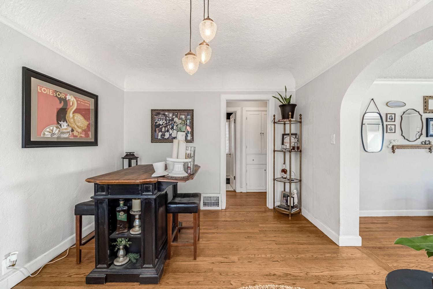 366 E Olive Ave, Fresno, CA 93728