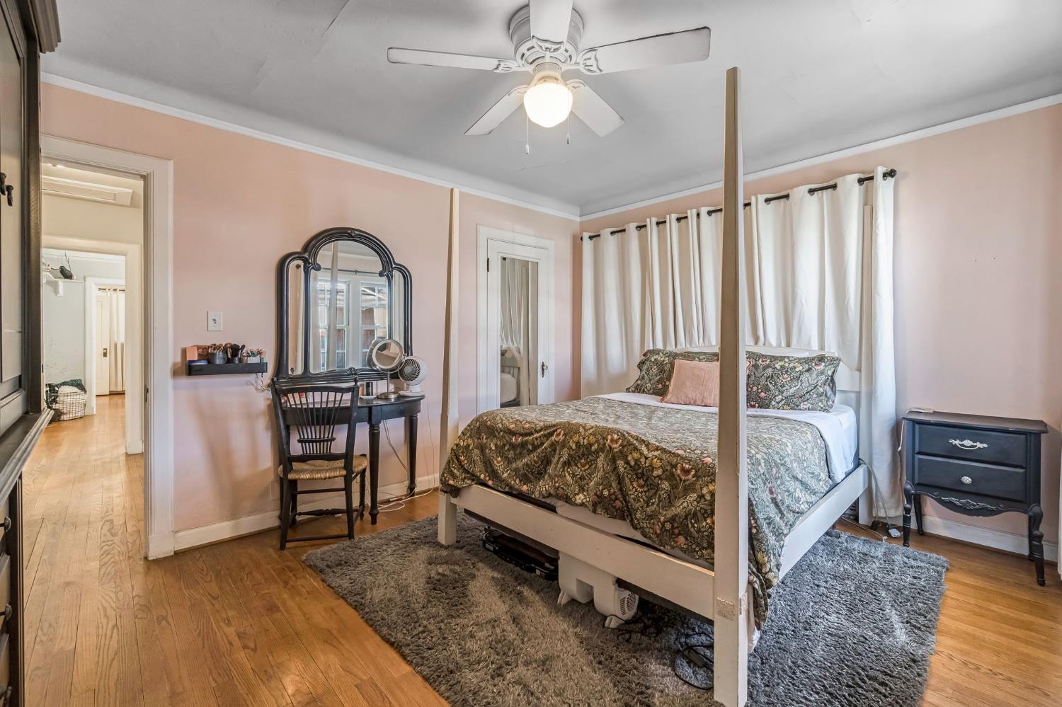 366 E Olive Ave, Fresno, CA 93728