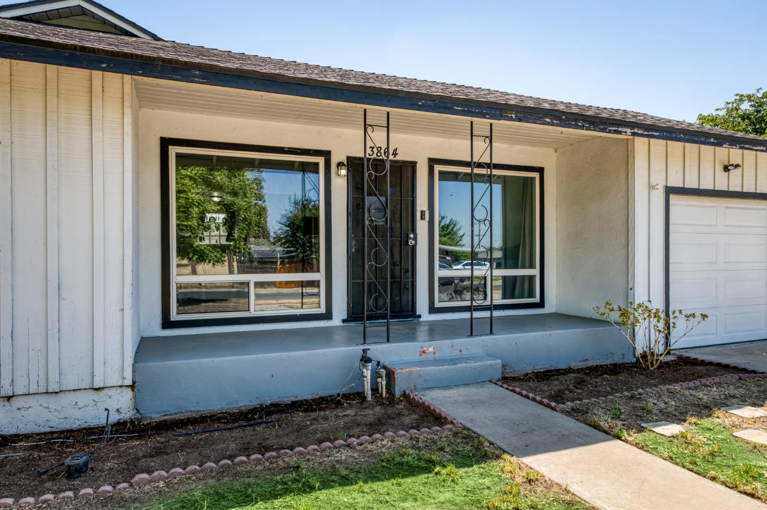3864 N Manor Ave, Fresno, CA 93705