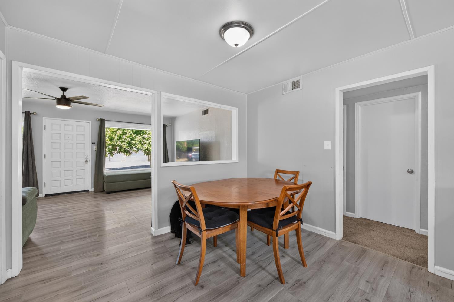 3864 N Manor Ave, Fresno, CA 93705