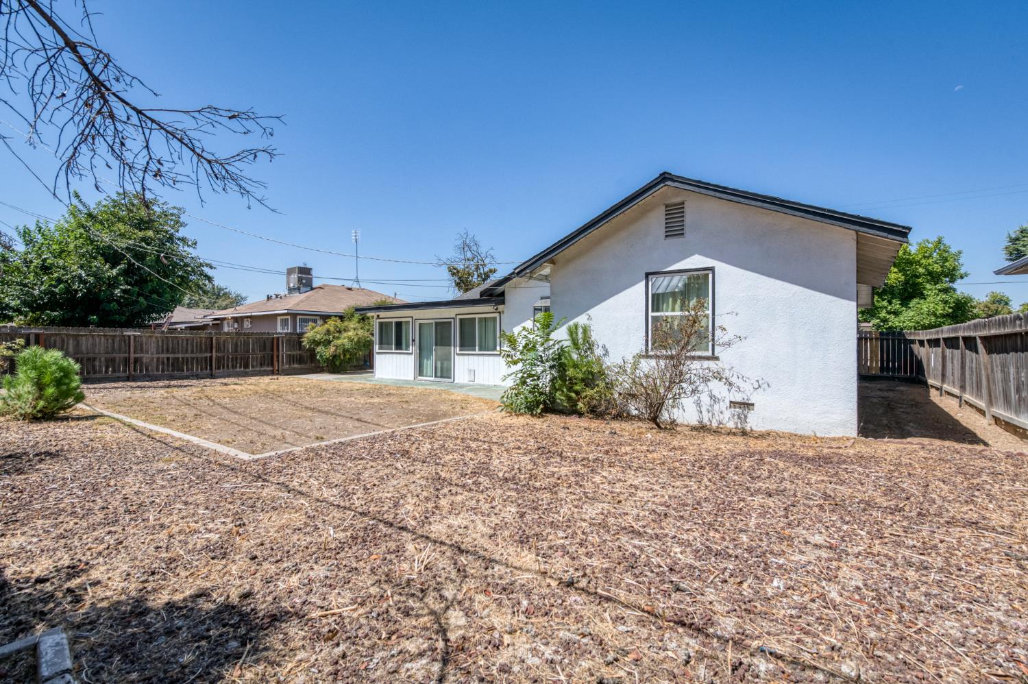 3864 N Manor Ave, Fresno, CA 93705