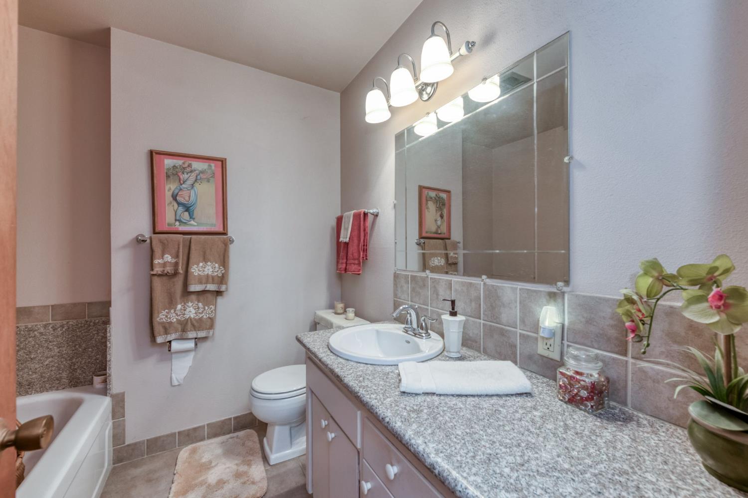 3909 N Cheryl Ave, Fresno, CA 93705