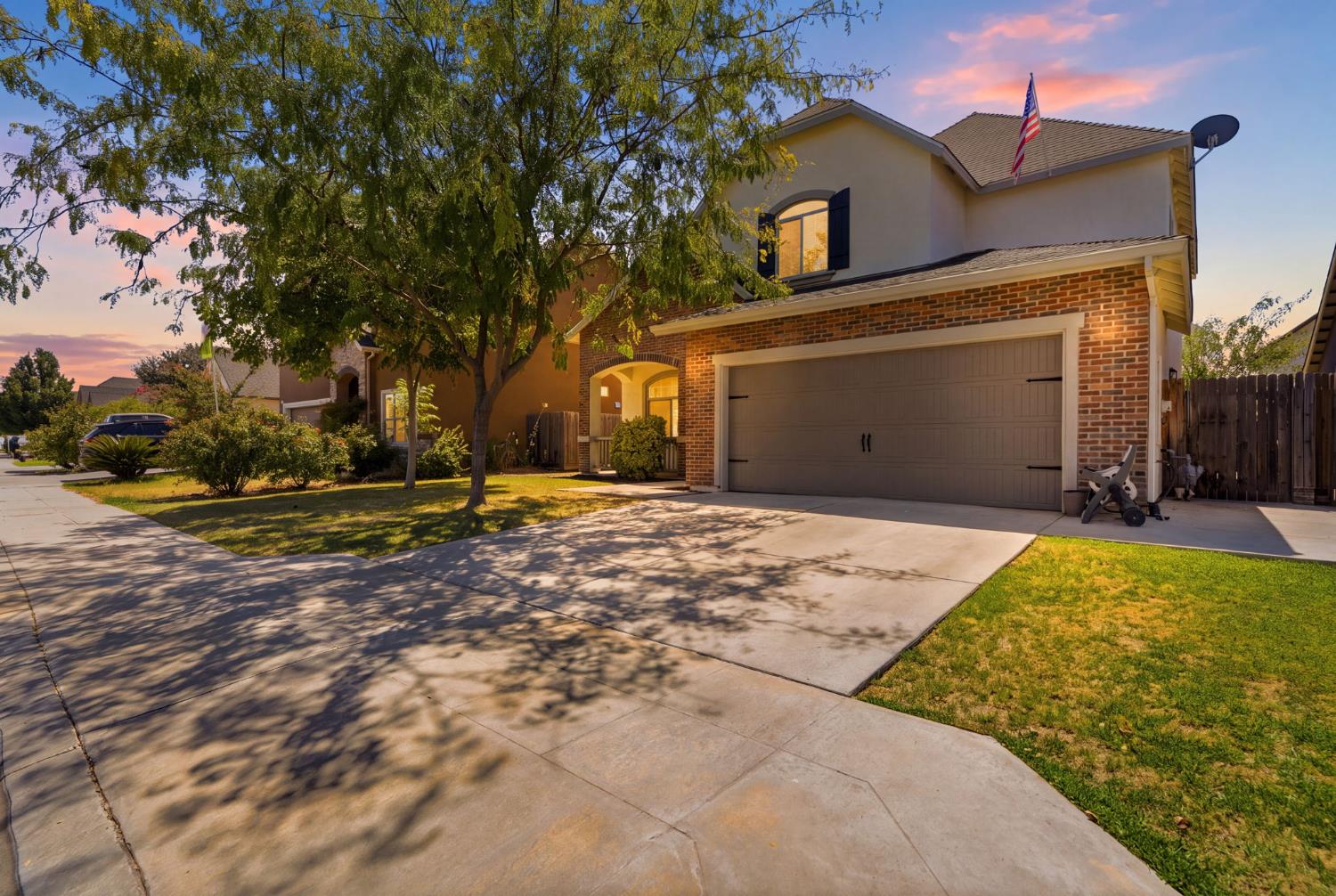 6184 E Pontiac Way, Fresno, CA 93727