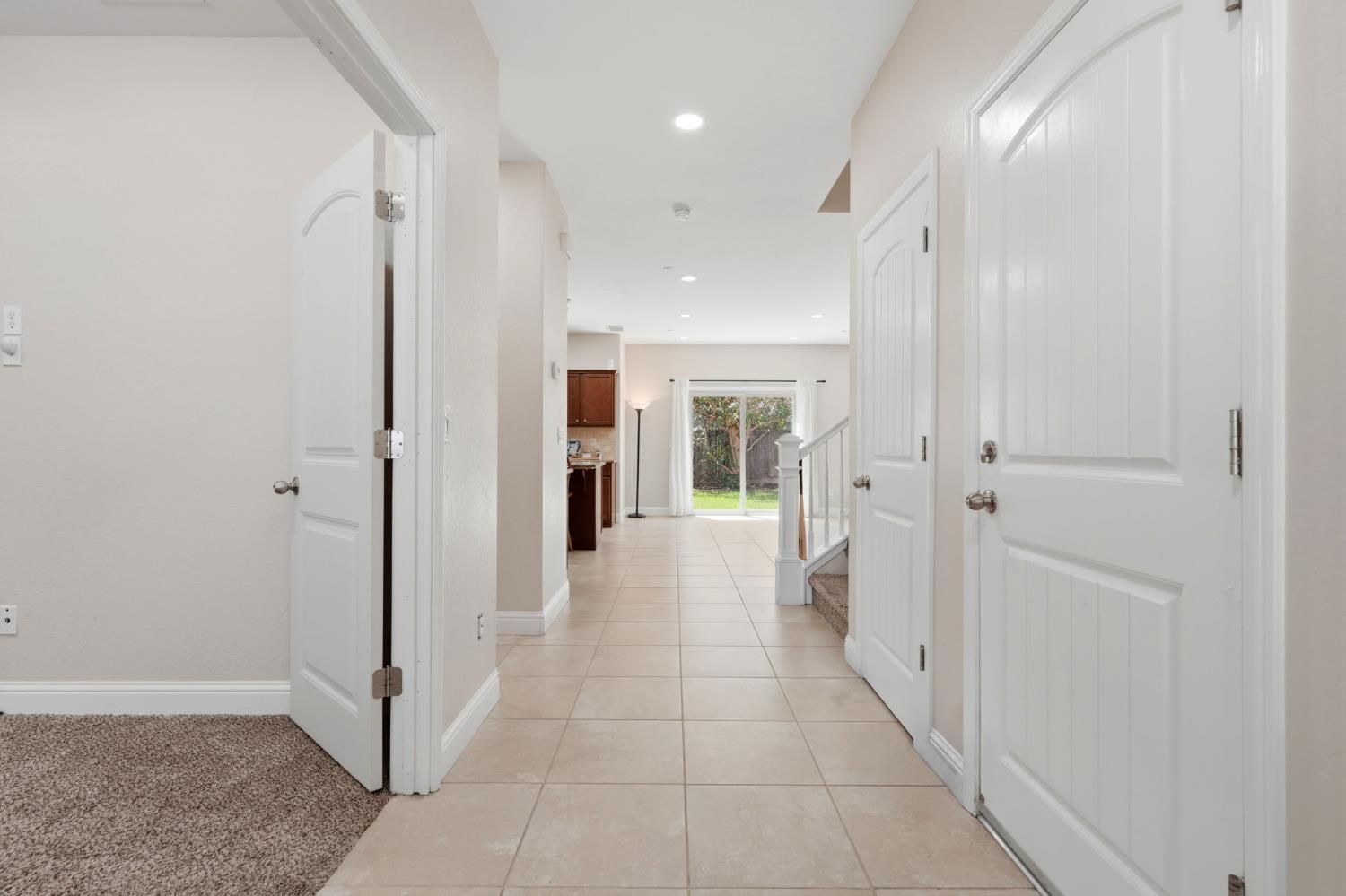 6184 E Pontiac Way, Fresno, CA 93727