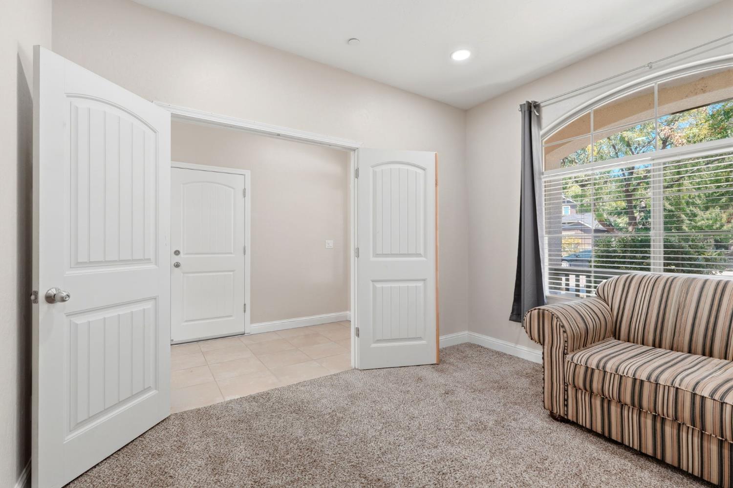 6184 E Pontiac Way, Fresno, CA 93727
