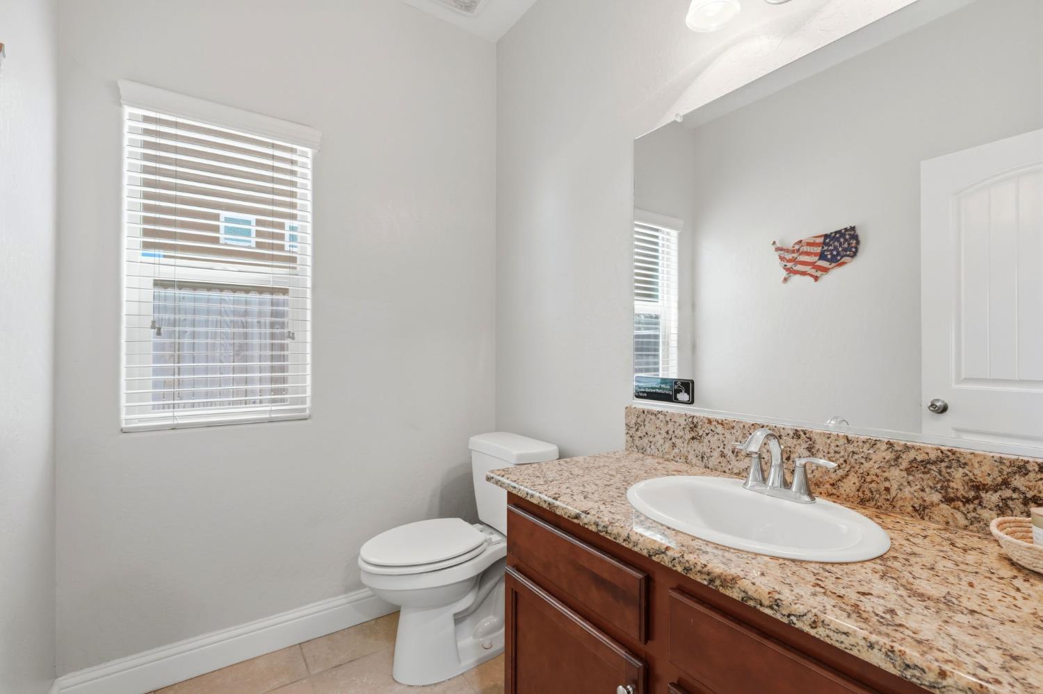 6184 E Pontiac Way, Fresno, CA 93727
