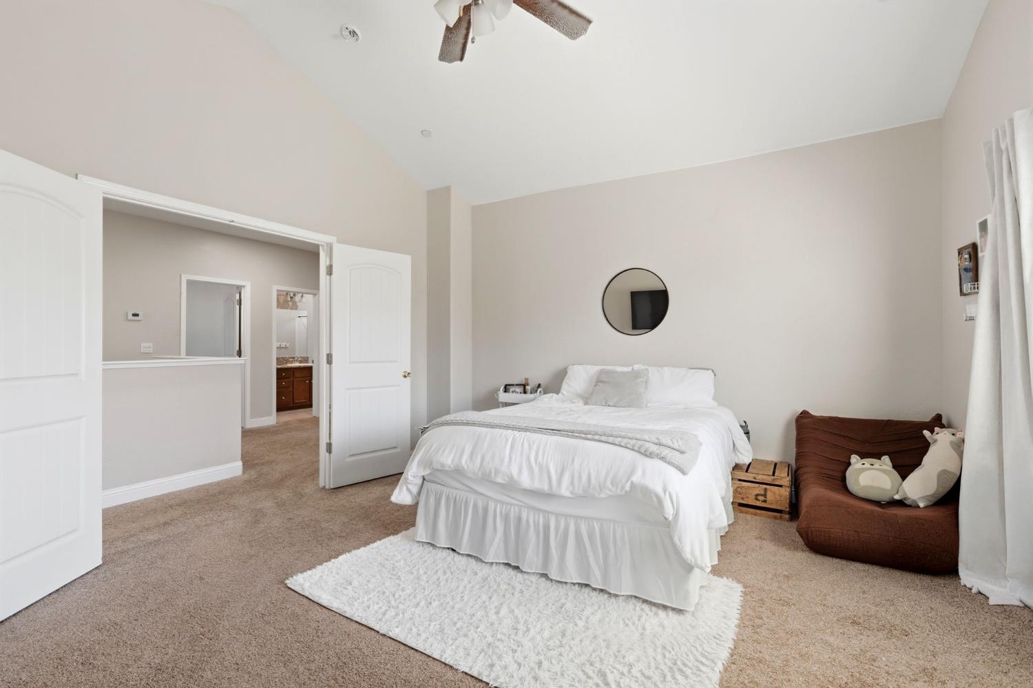 6184 E Pontiac Way, Fresno, CA 93727