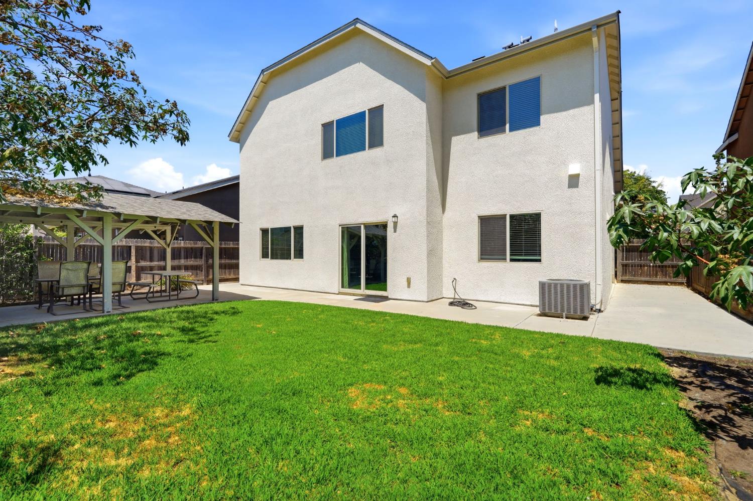 6184 E Pontiac Way, Fresno, CA 93727