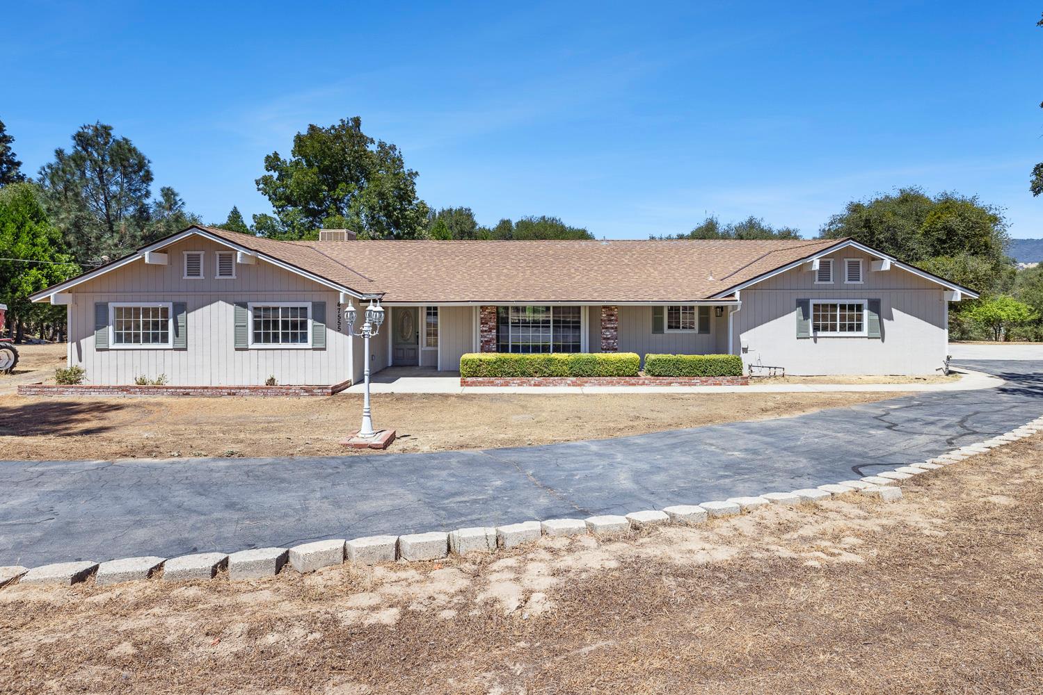 47555 Willow Pond Rd, Coarsegold, CA 93614