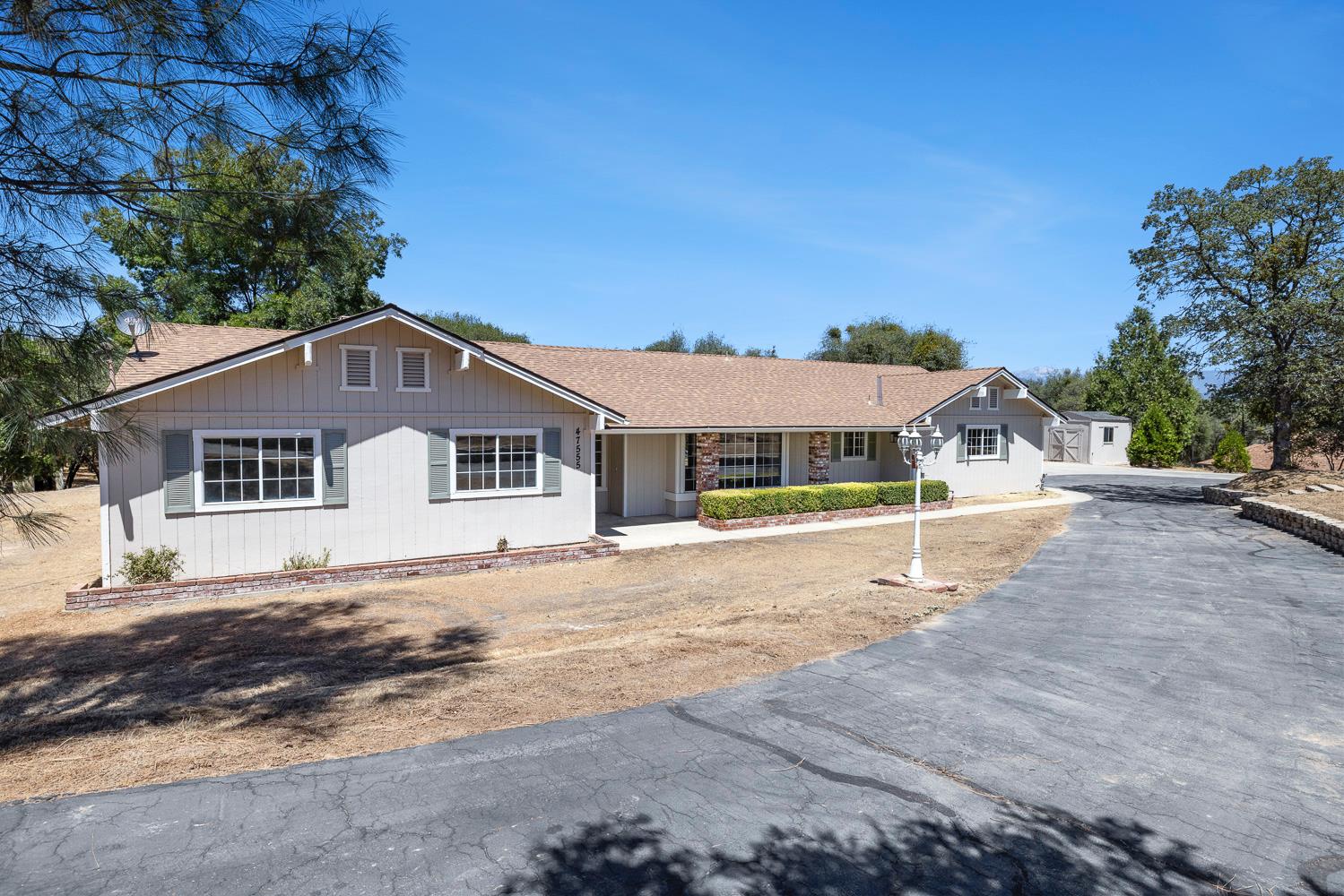 47555 Willow Pond Rd, Coarsegold, CA 93614