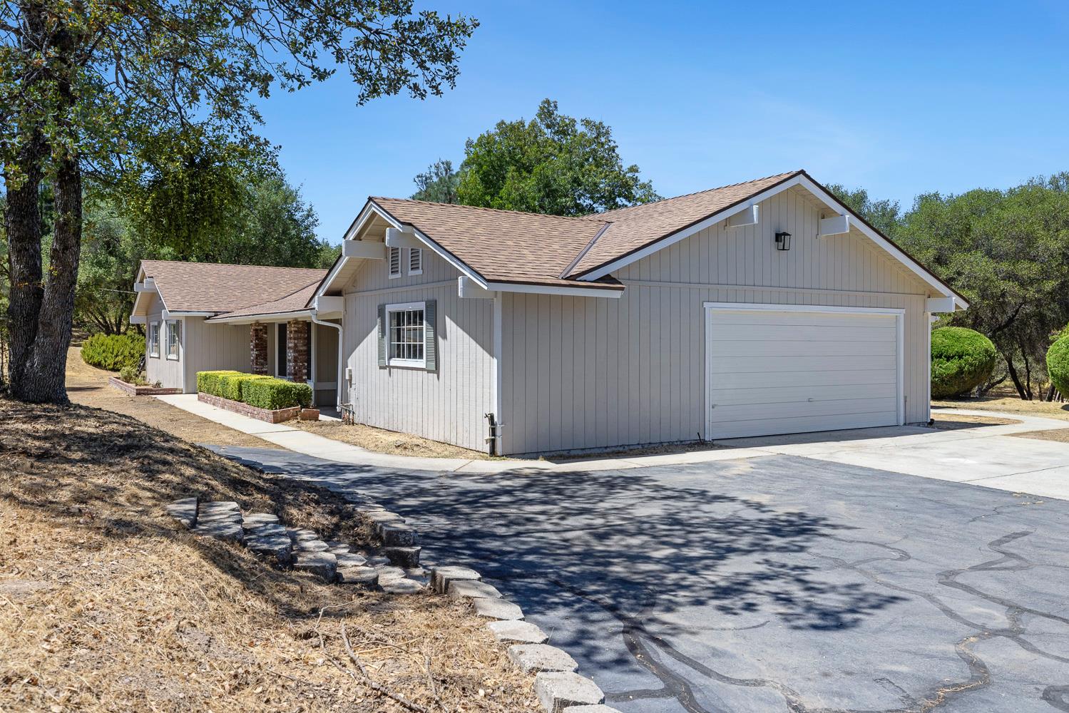 47555 Willow Pond Rd, Coarsegold, CA 93614