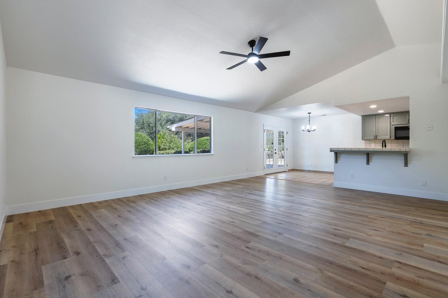 47555 Willow Pond Rd, Coarsegold, CA 93614