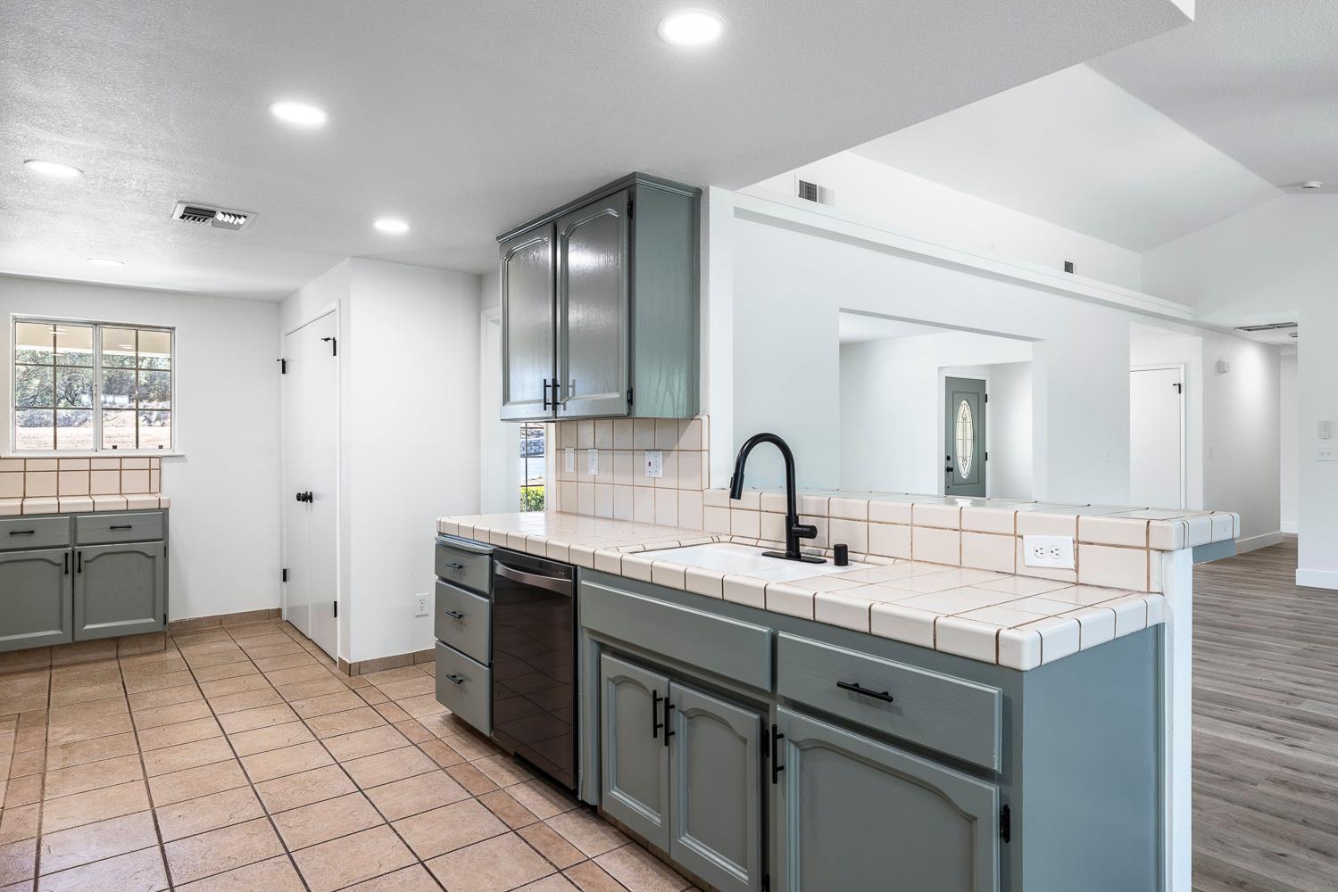47555 Willow Pond Rd, Coarsegold, CA 93614
