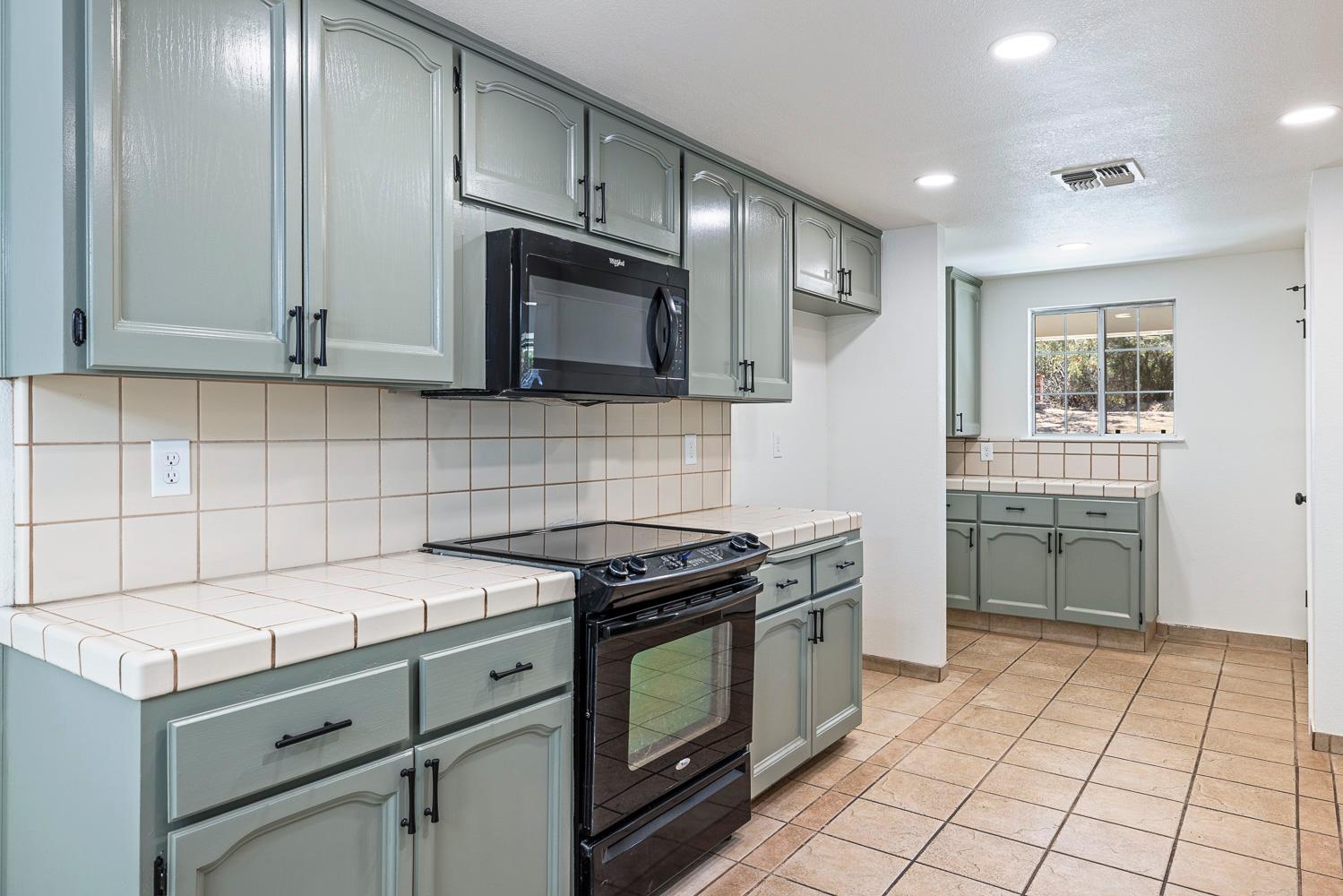 47555 Willow Pond Rd, Coarsegold, CA 93614