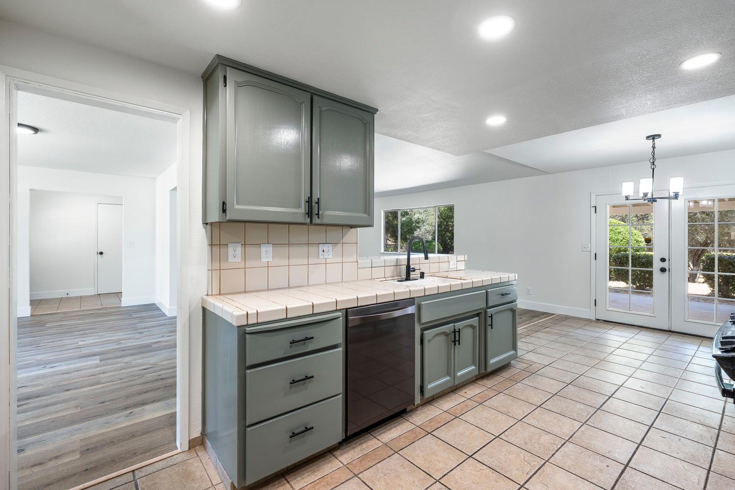47555 Willow Pond Rd, Coarsegold, CA 93614