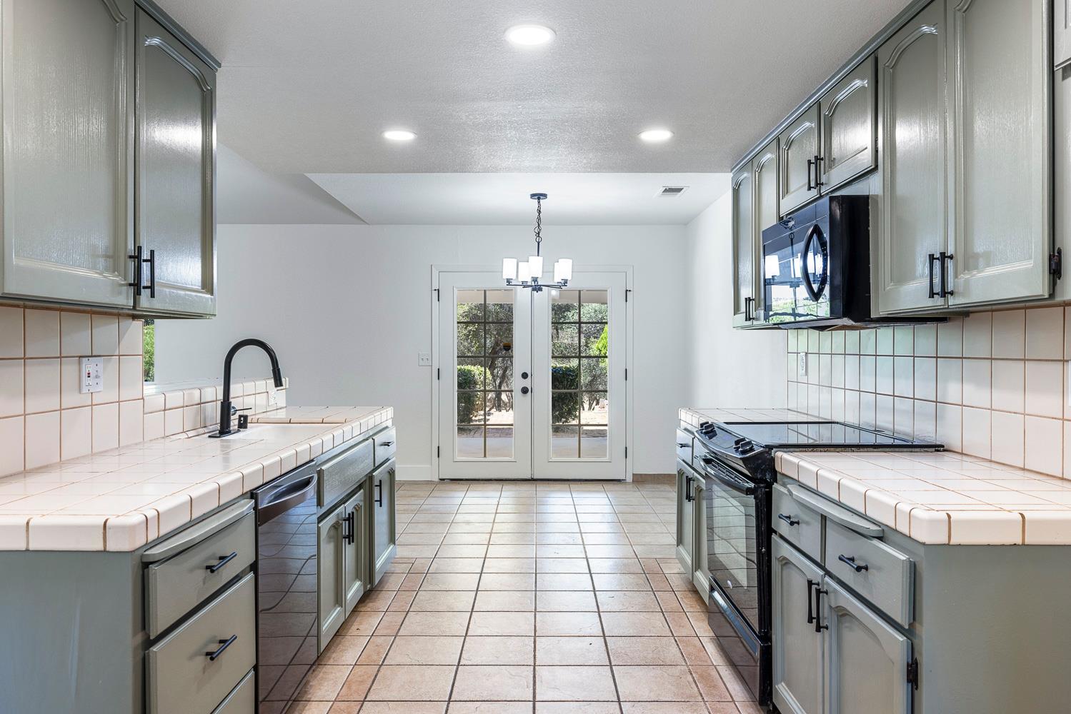 47555 Willow Pond Rd, Coarsegold, CA 93614