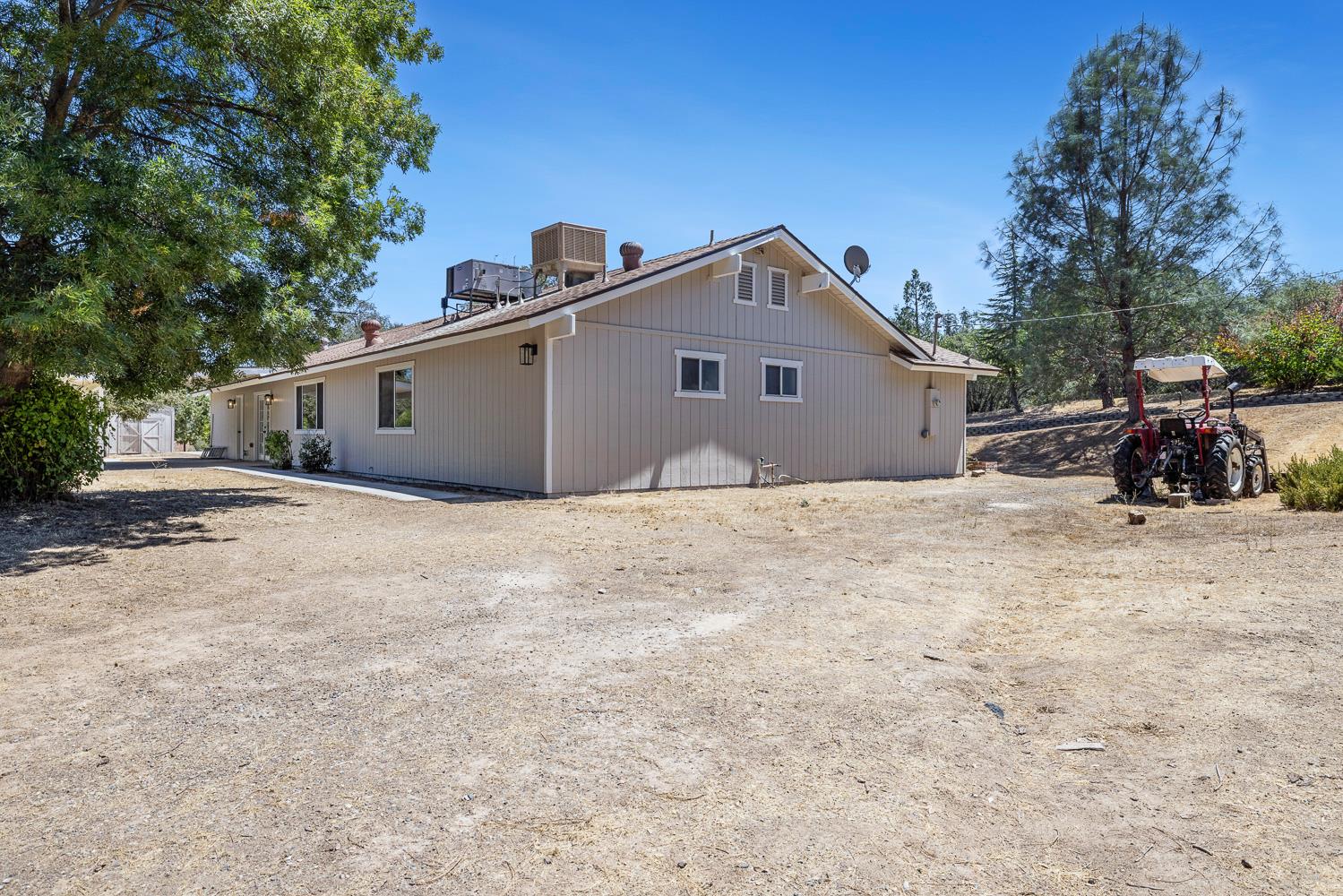 47555 Willow Pond Rd, Coarsegold, CA 93614