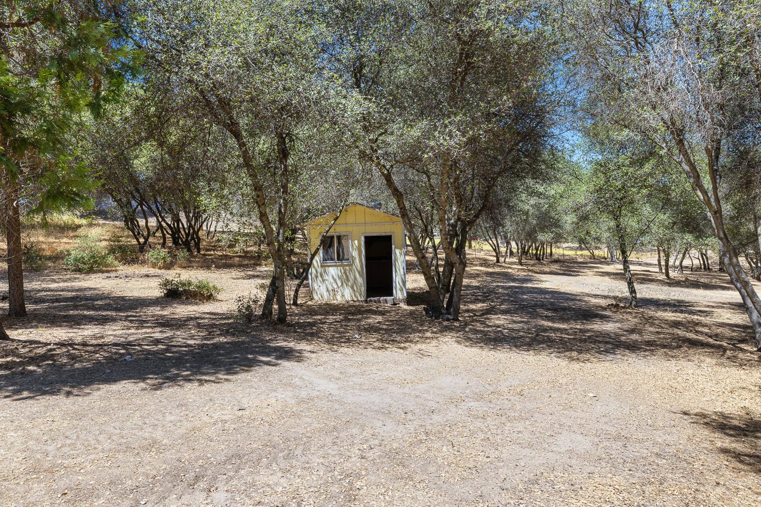47555 Willow Pond Rd, Coarsegold, CA 93614