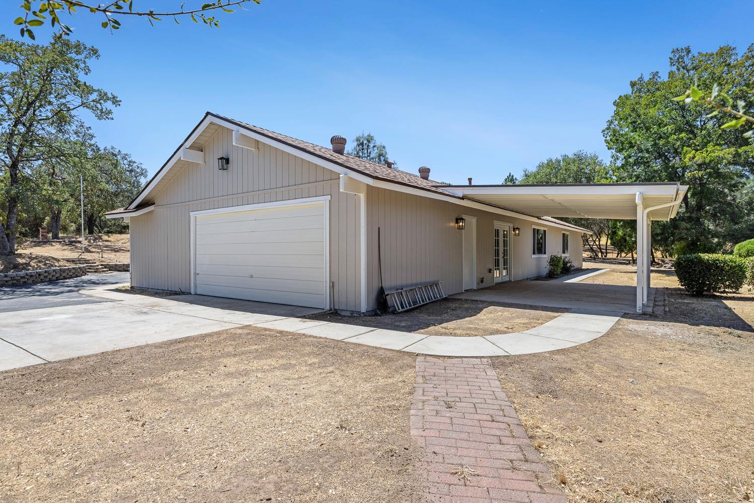 47555 Willow Pond Rd, Coarsegold, CA 93614