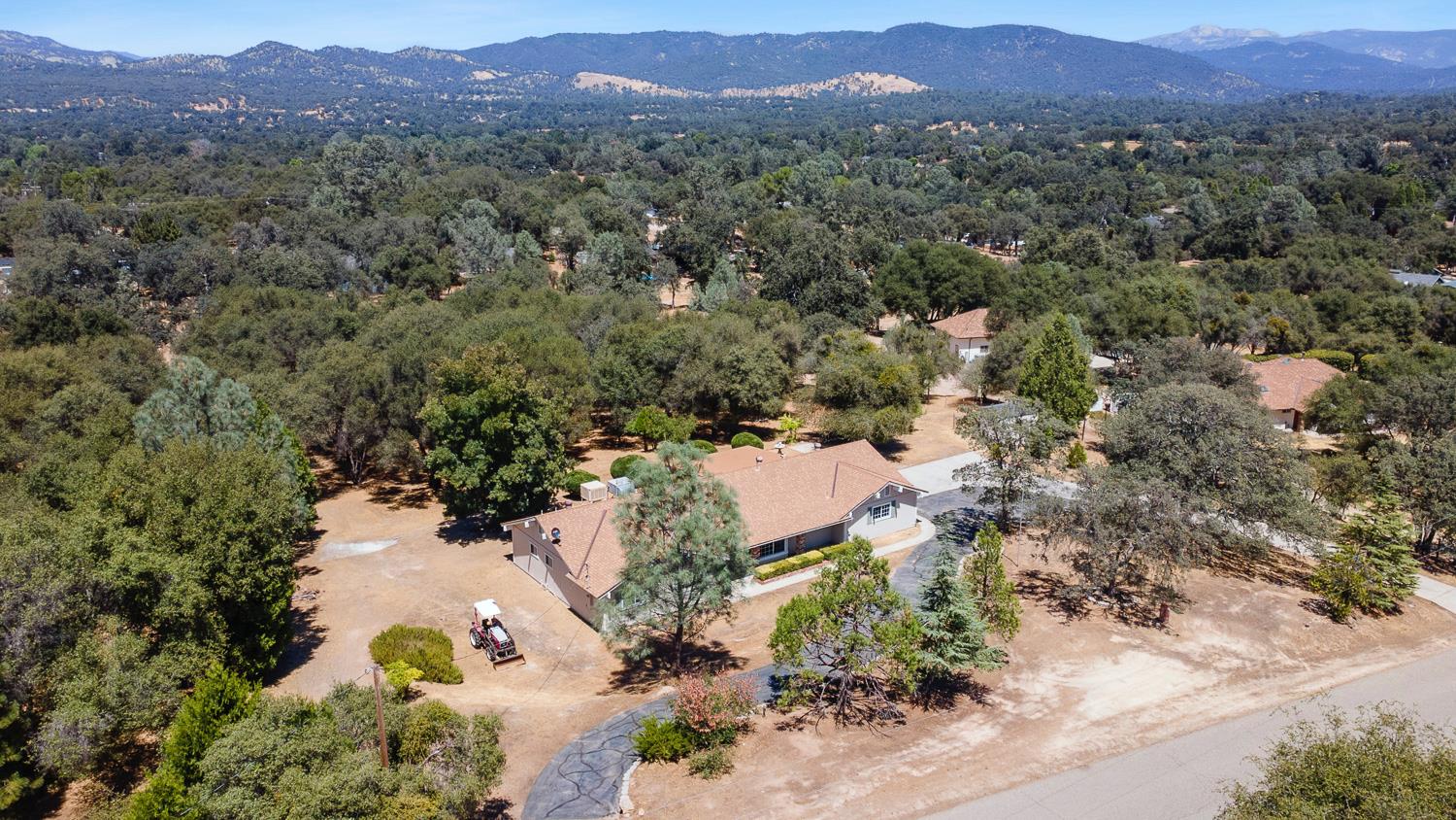 47555 Willow Pond Rd, Coarsegold, CA 93614