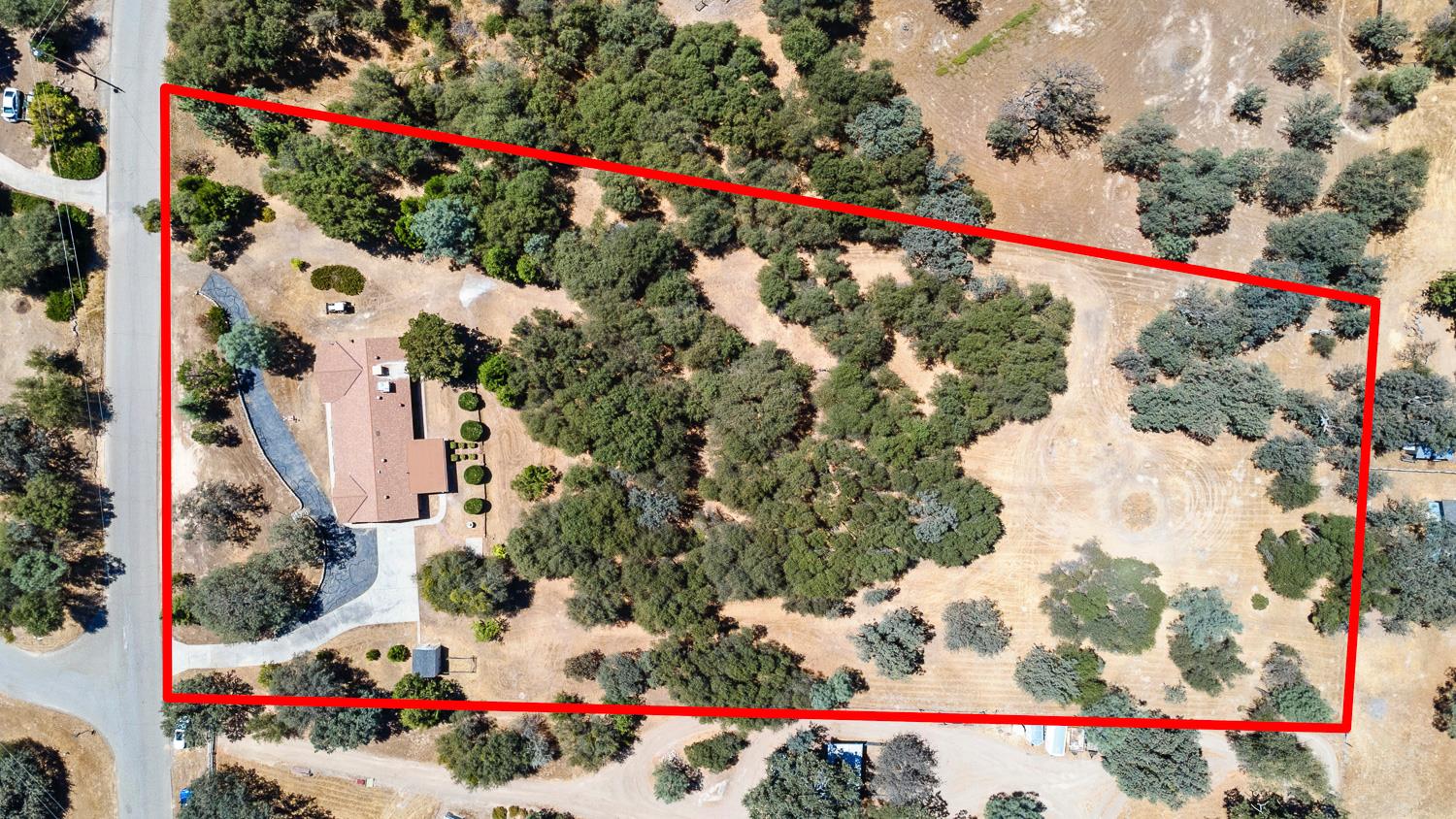 47555 Willow Pond Rd, Coarsegold, CA 93614