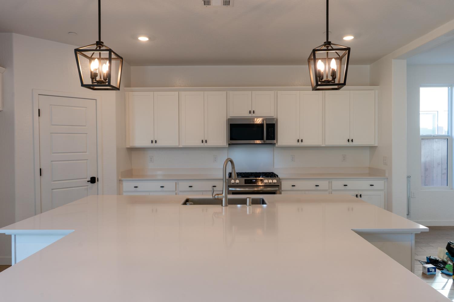 1240 Atlantica Dr S, Madera, CA 93636