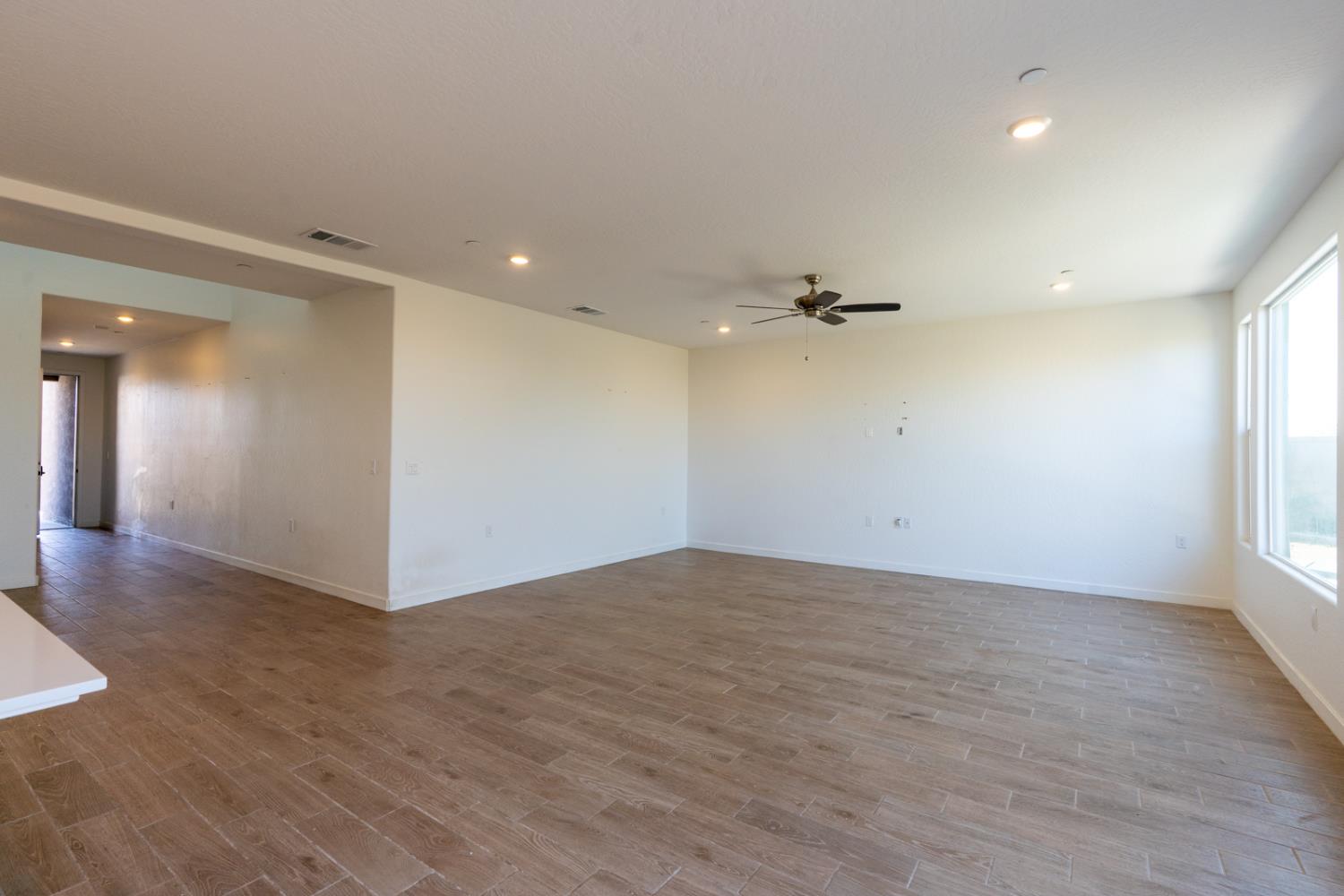 1240 Atlantica Dr S, Madera, CA 93636