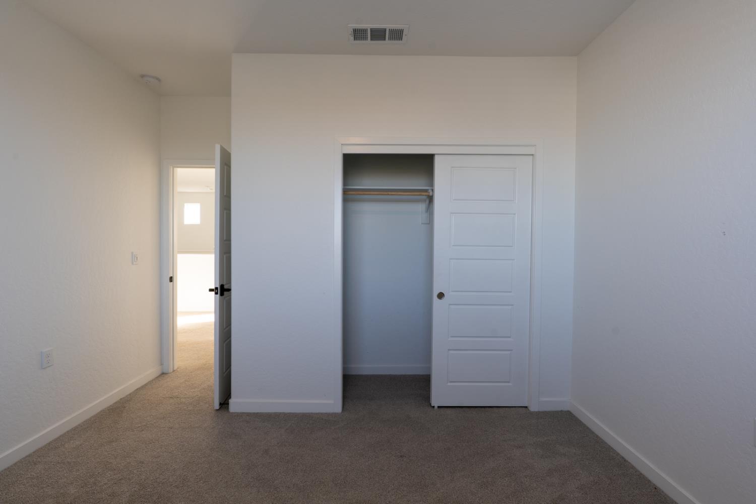 1240 Atlantica Dr S, Madera, CA 93636