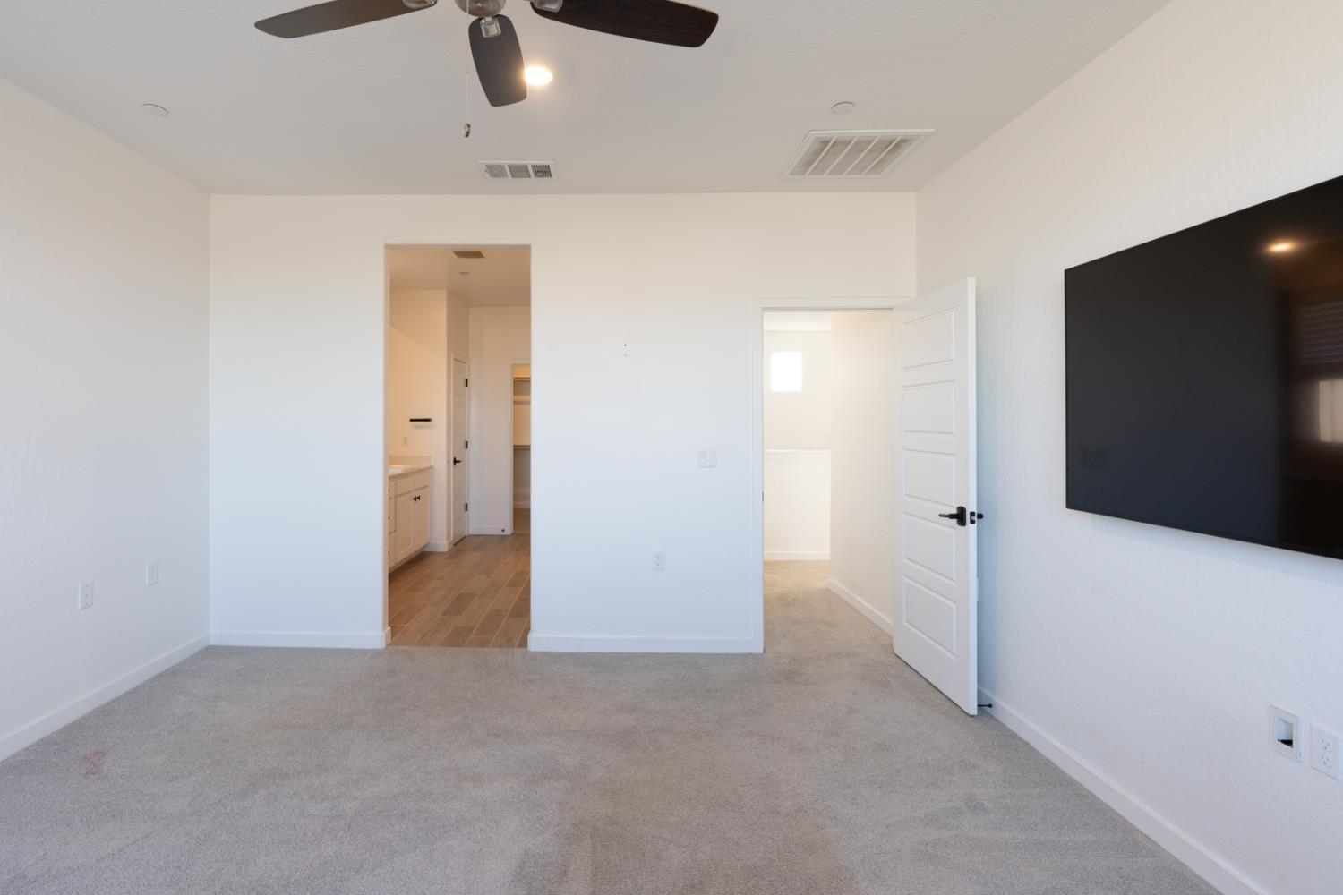 1240 Atlantica Dr S, Madera, CA 93636
