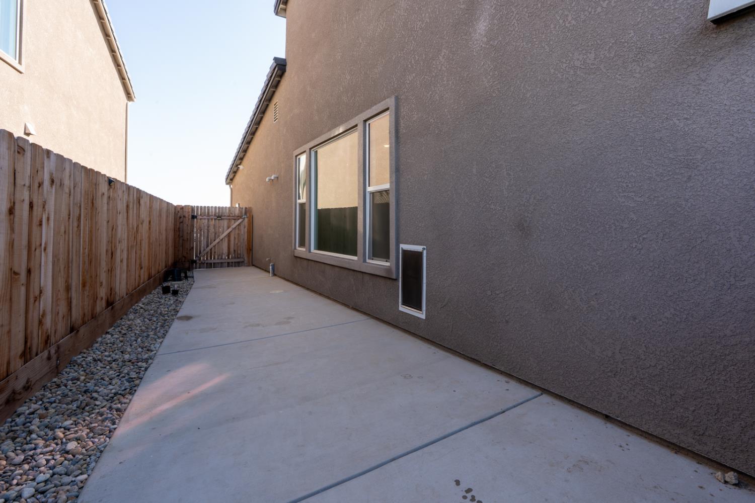 1240 Atlantica Dr S, Madera, CA 93636