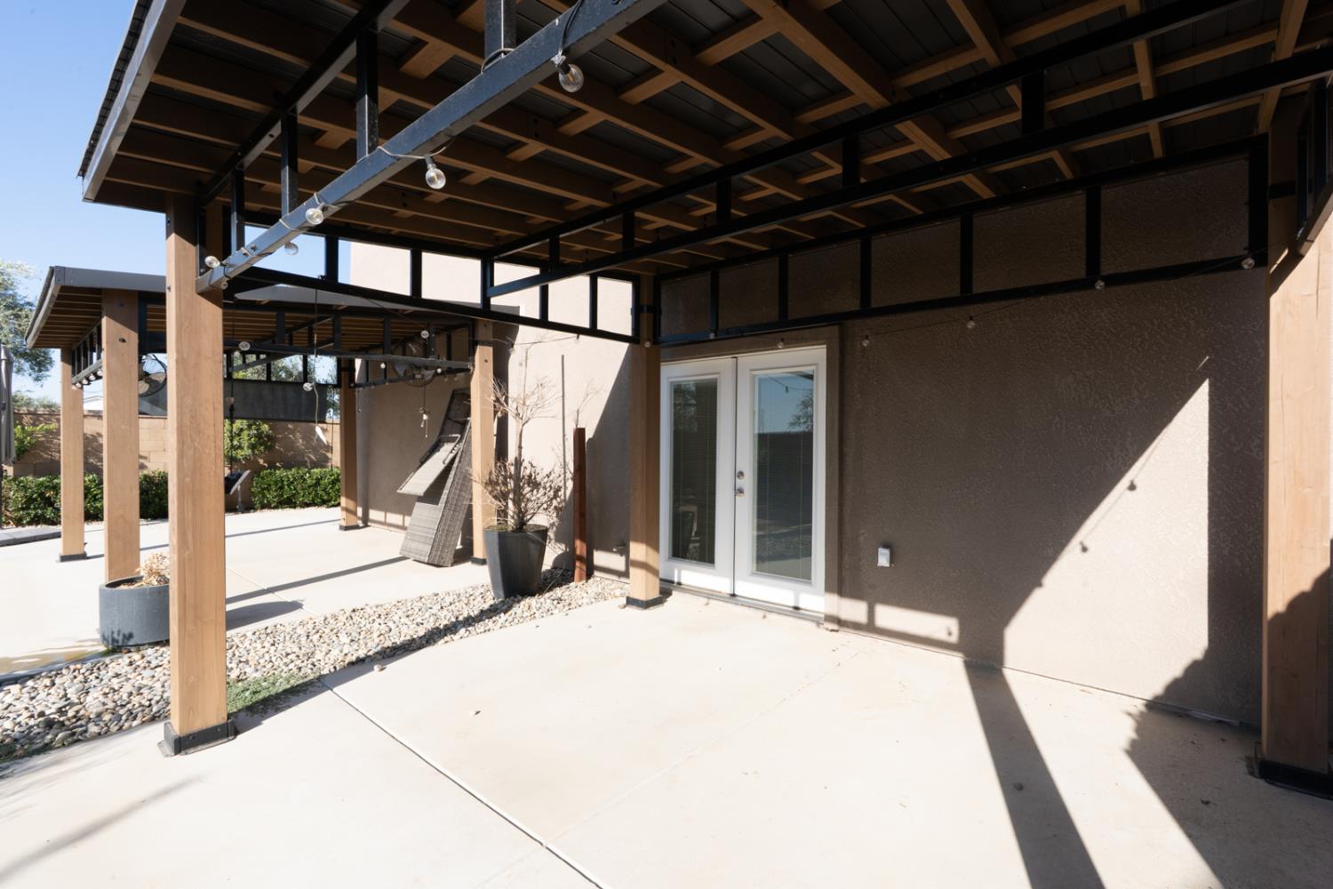 1240 Atlantica Dr S, Madera, CA 93636