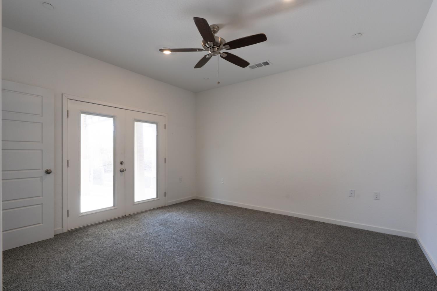 1240 Atlantica Dr S, Madera, CA 93636