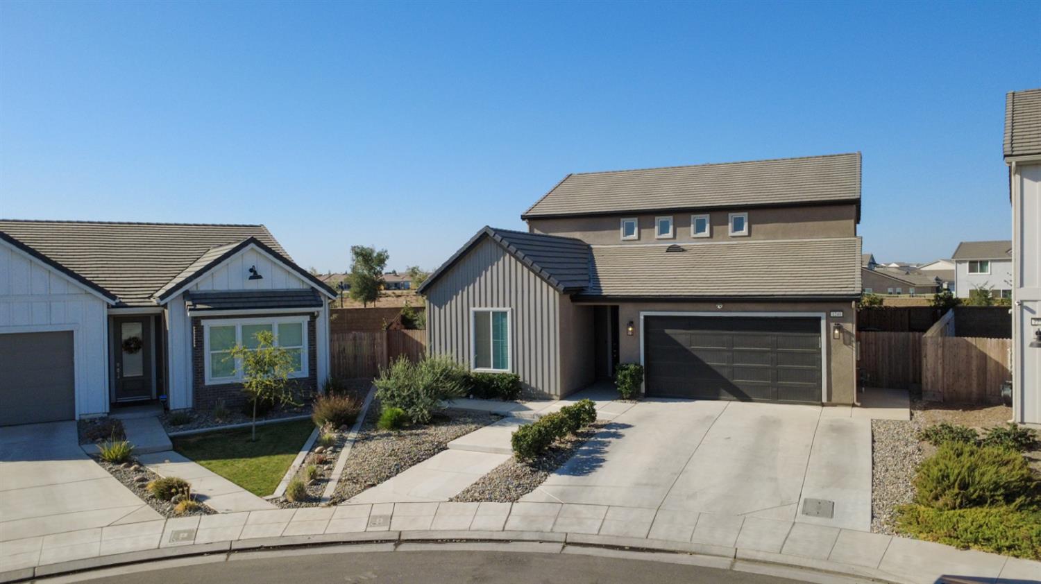 1240 Atlantica Dr S, Madera, CA 93636