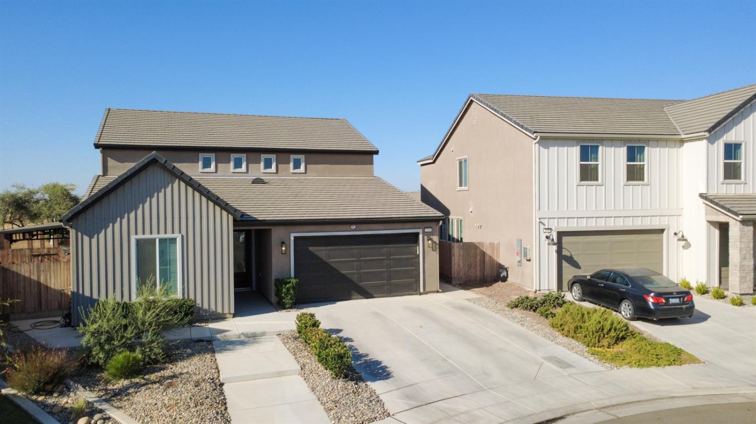 1240 Atlantica Dr S, Madera, CA 93636