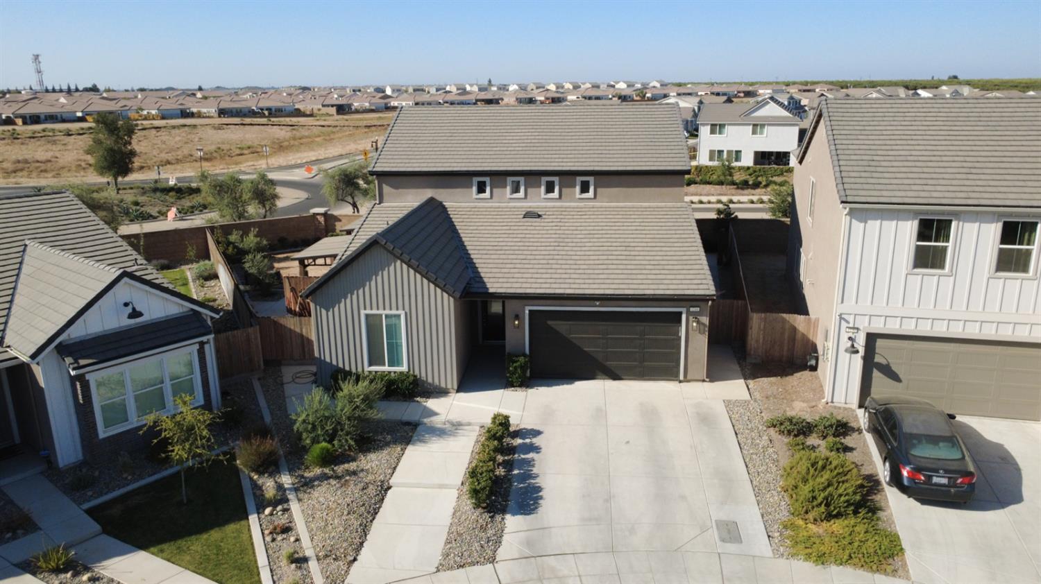 1240 Atlantica Dr S, Madera, CA 93636