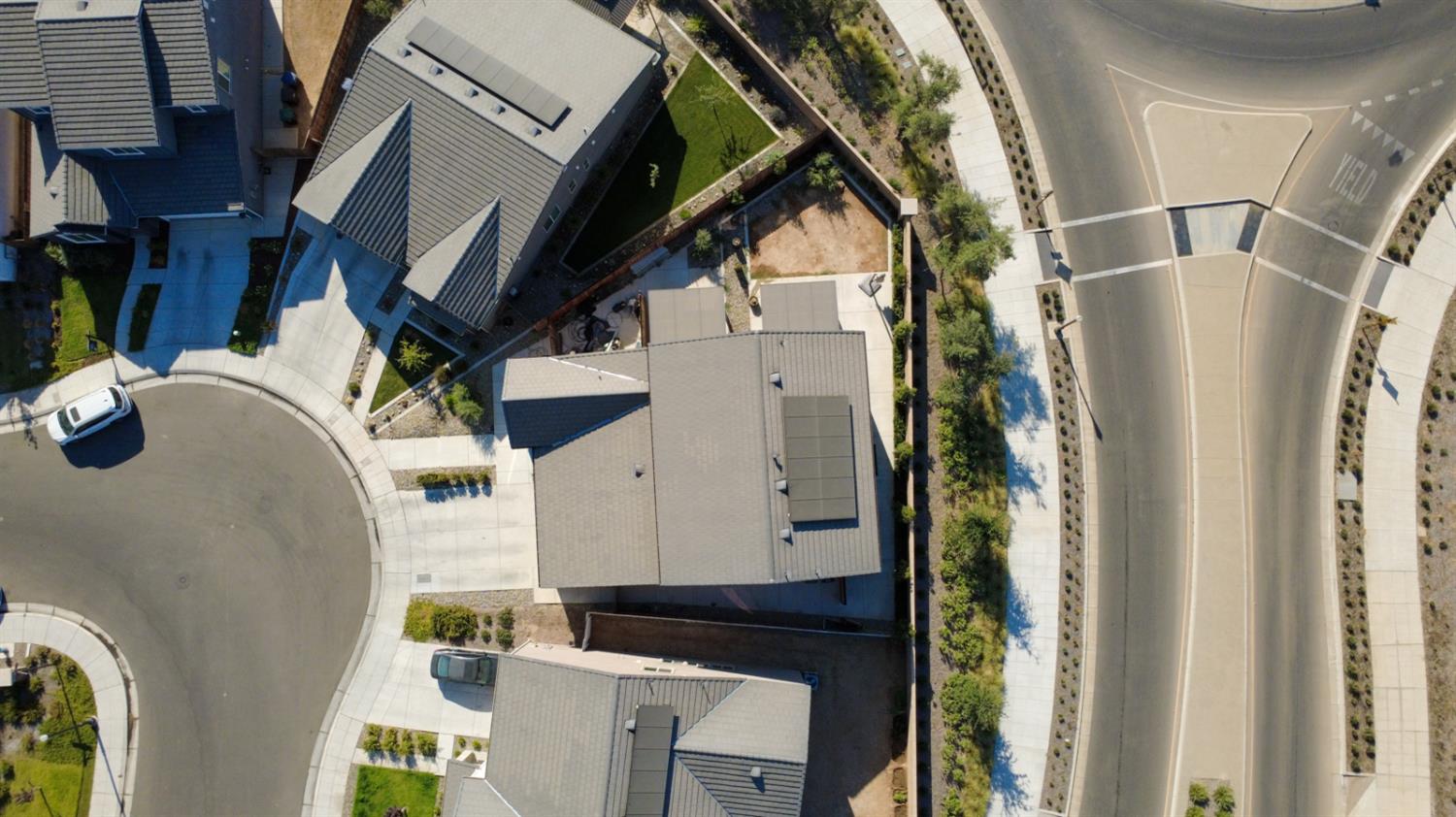 1240 Atlantica Dr S, Madera, CA 93636