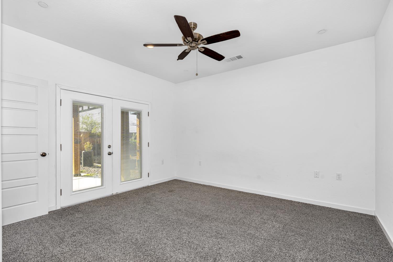1240 Atlantica Dr S, Madera, CA 93636