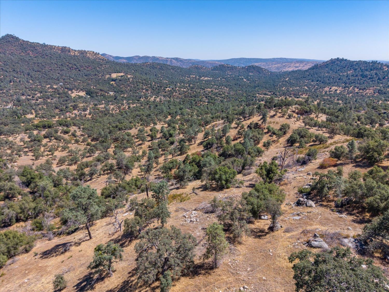 3831 Broncho Hollow Ln, Mariposa, CA 95338