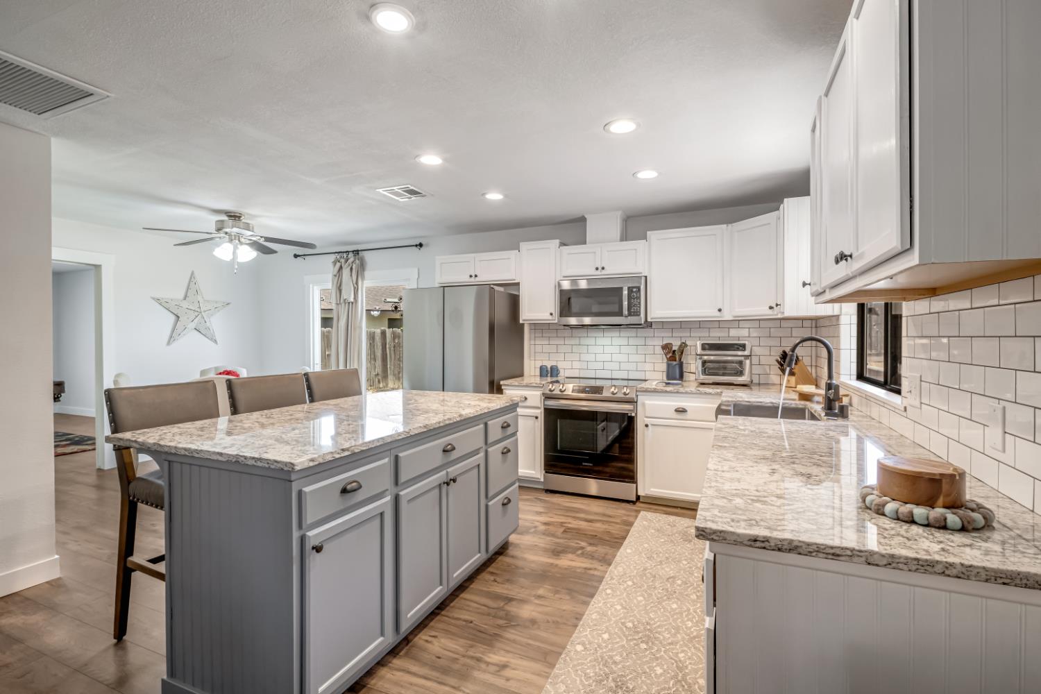 3575 Sunnyside Ave, Clovis, CA 93611