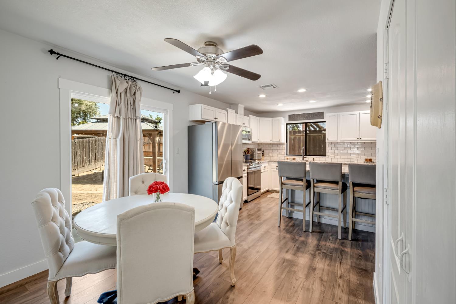 3575 Sunnyside Ave, Clovis, CA 93611
