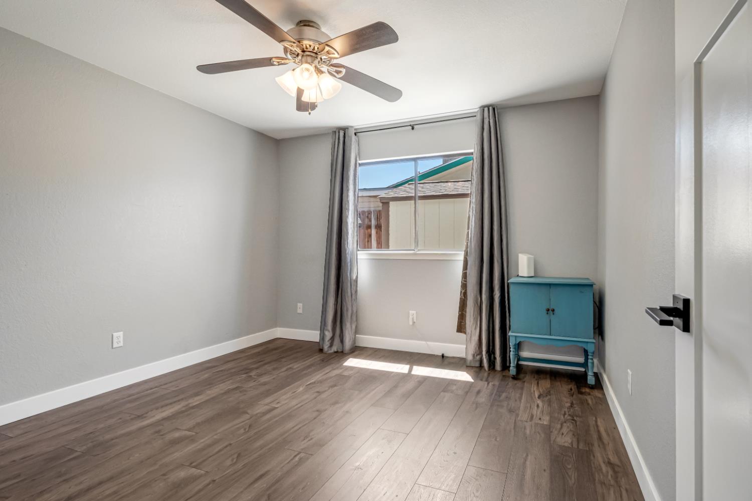 3575 Sunnyside Ave, Clovis, CA 93611