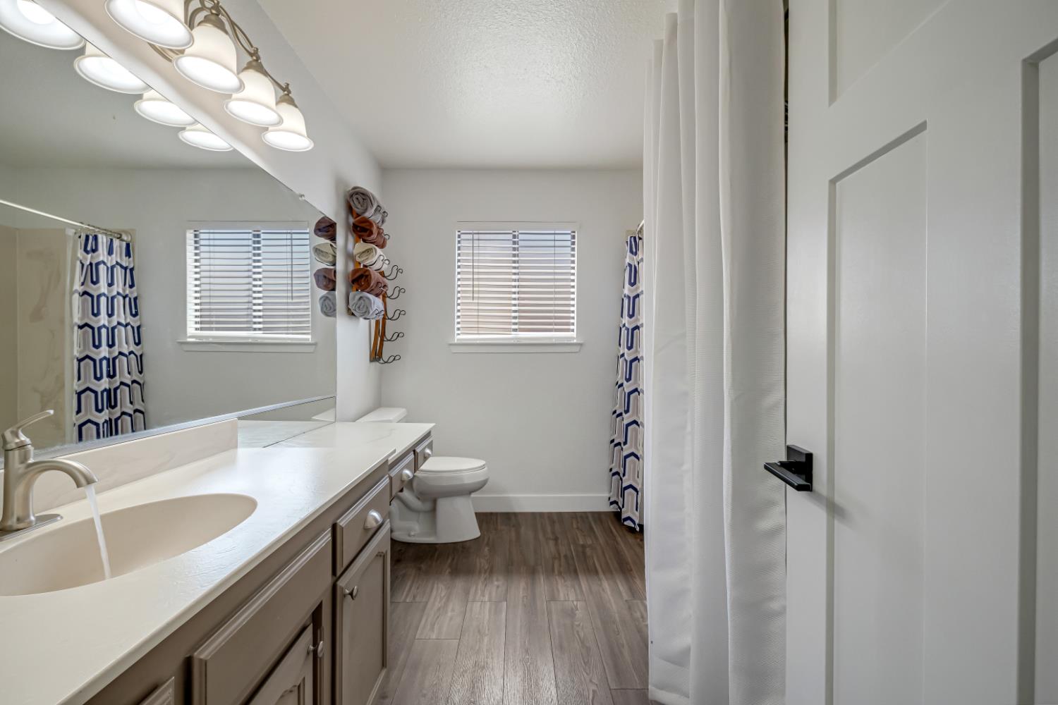 3575 Sunnyside Ave, Clovis, CA 93611