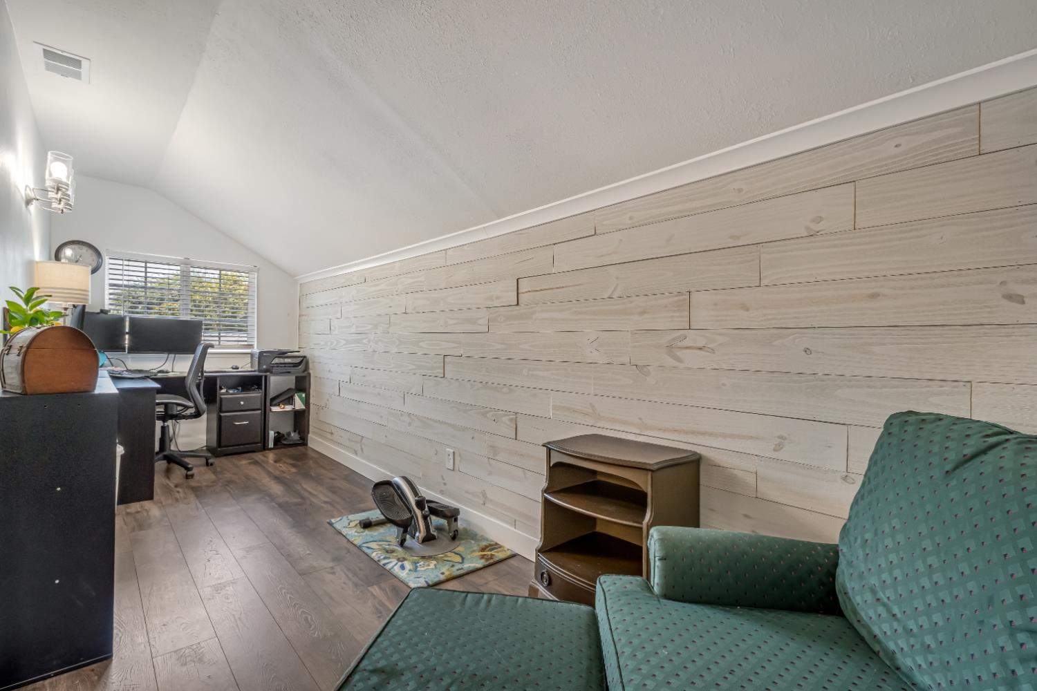 3575 Sunnyside Ave, Clovis, CA 93611