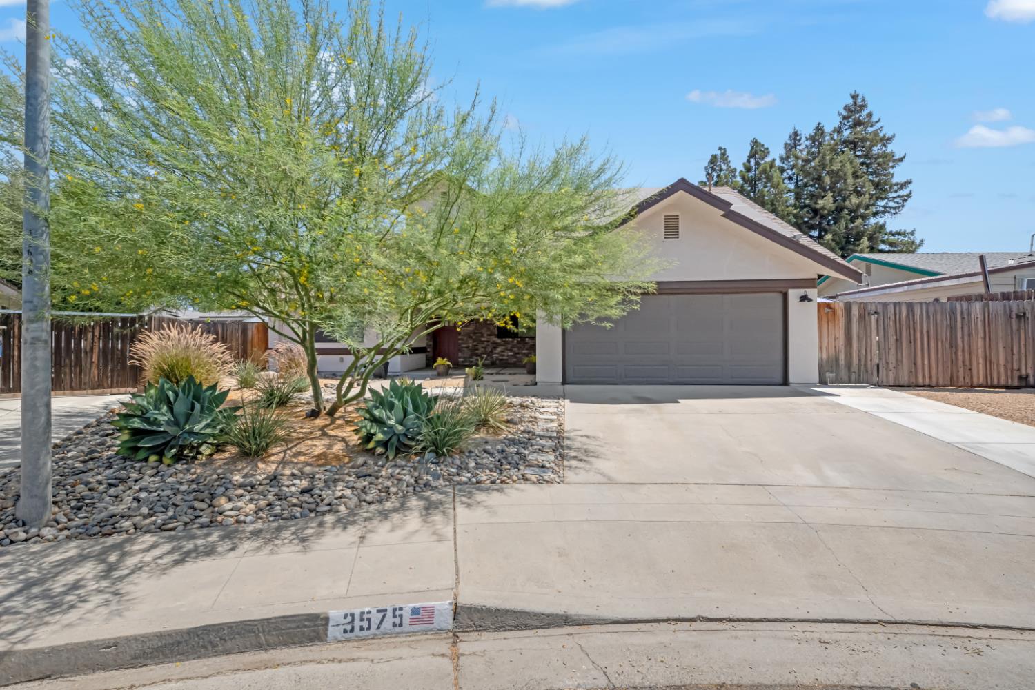 3575 Sunnyside Ave, Clovis, CA 93611