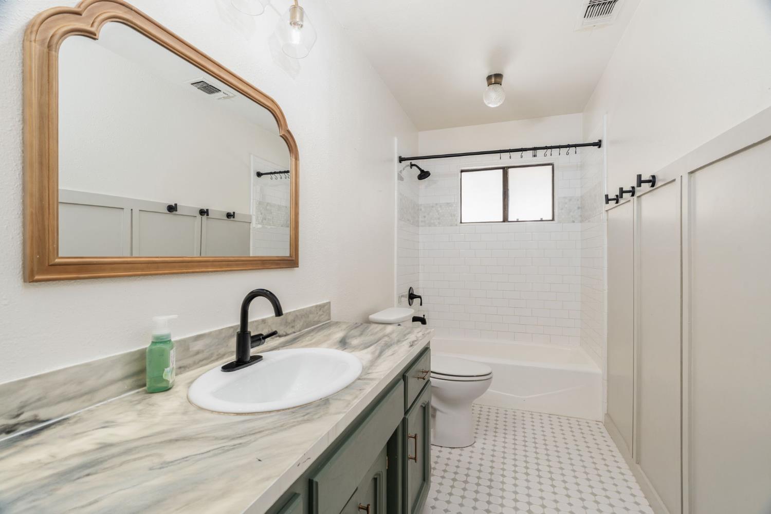 2212 Goldridge St, Selma, CA 93662