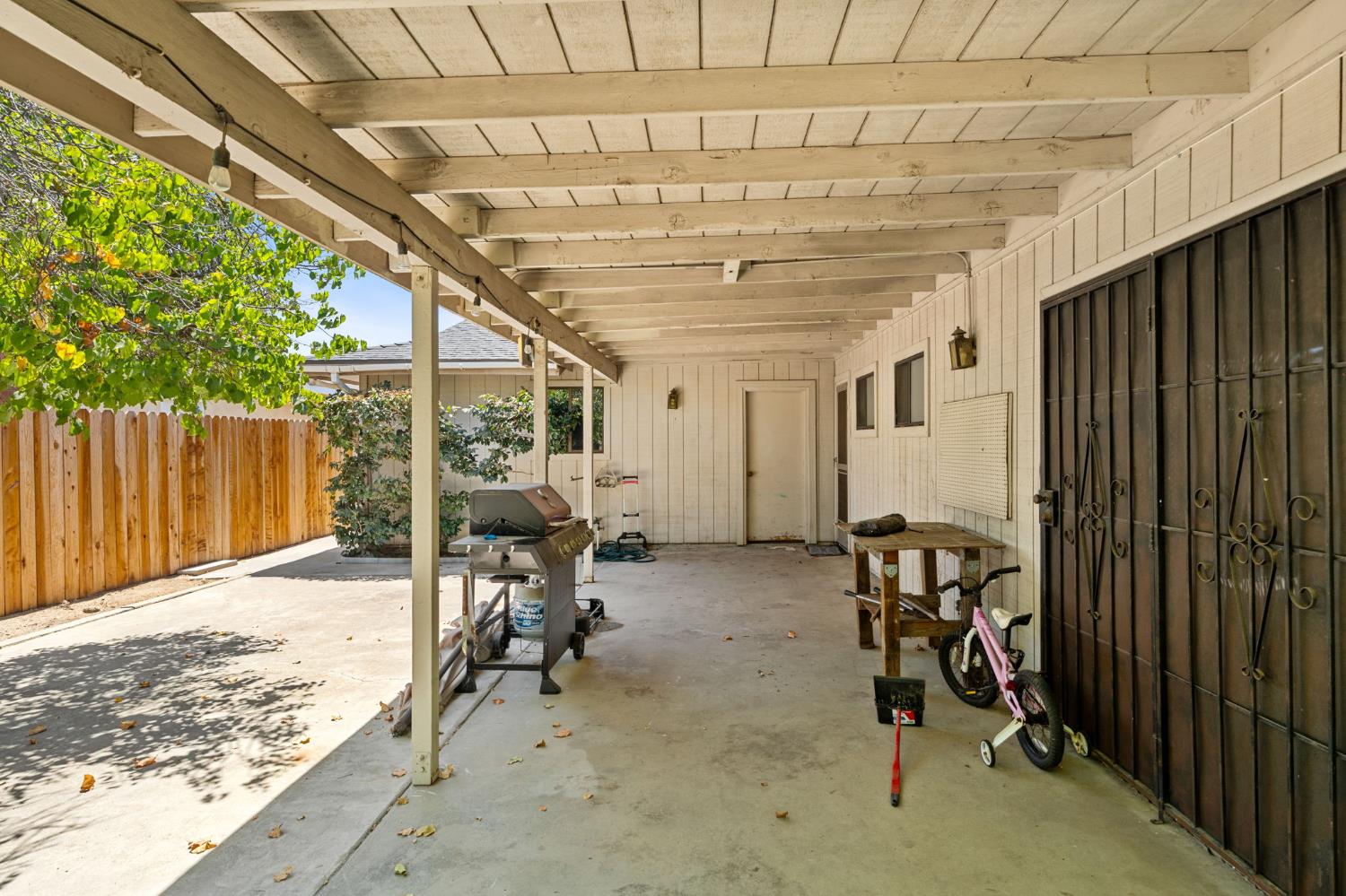 2212 Goldridge St, Selma, CA 93662