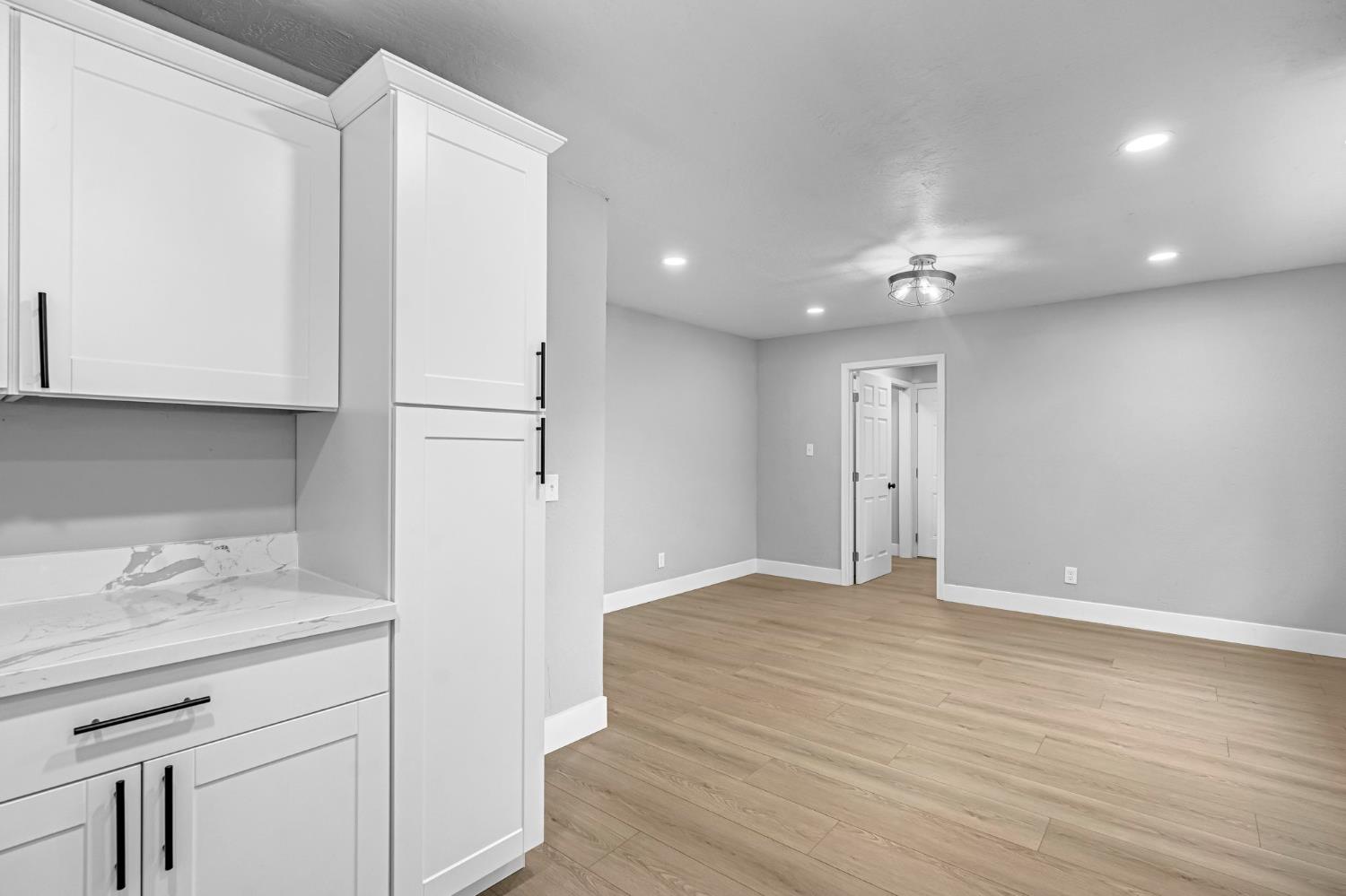 940 N Poplar Ave, Fresno, CA 93728