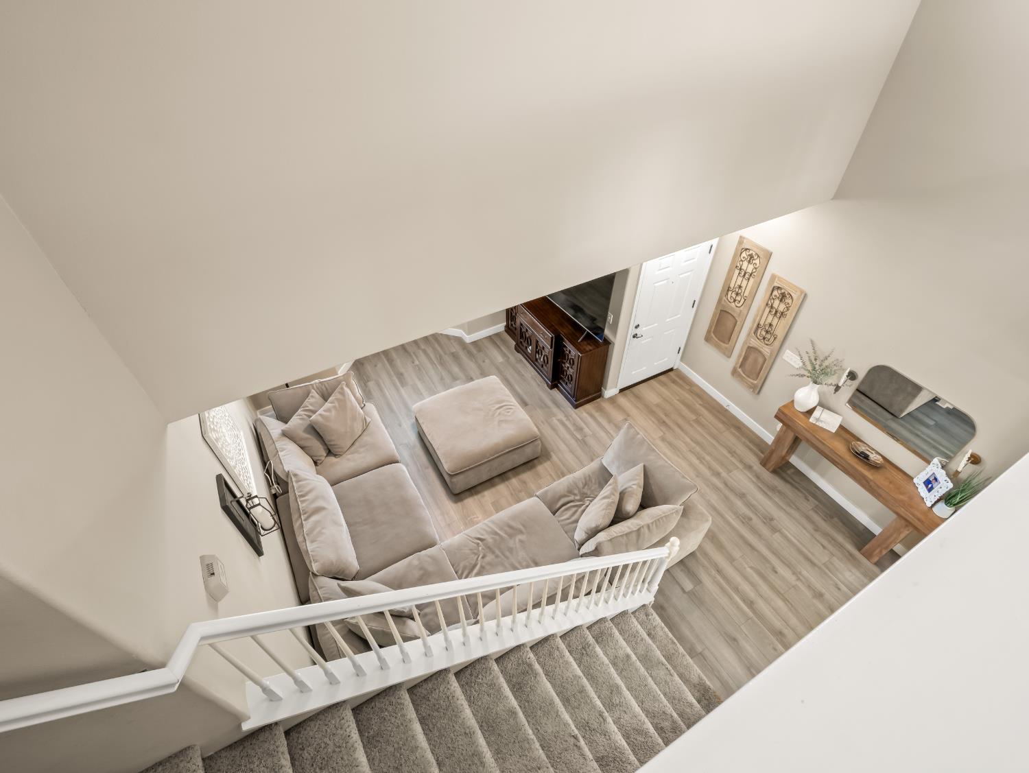 732 W Tivoli Ln, Clovis, CA 93619