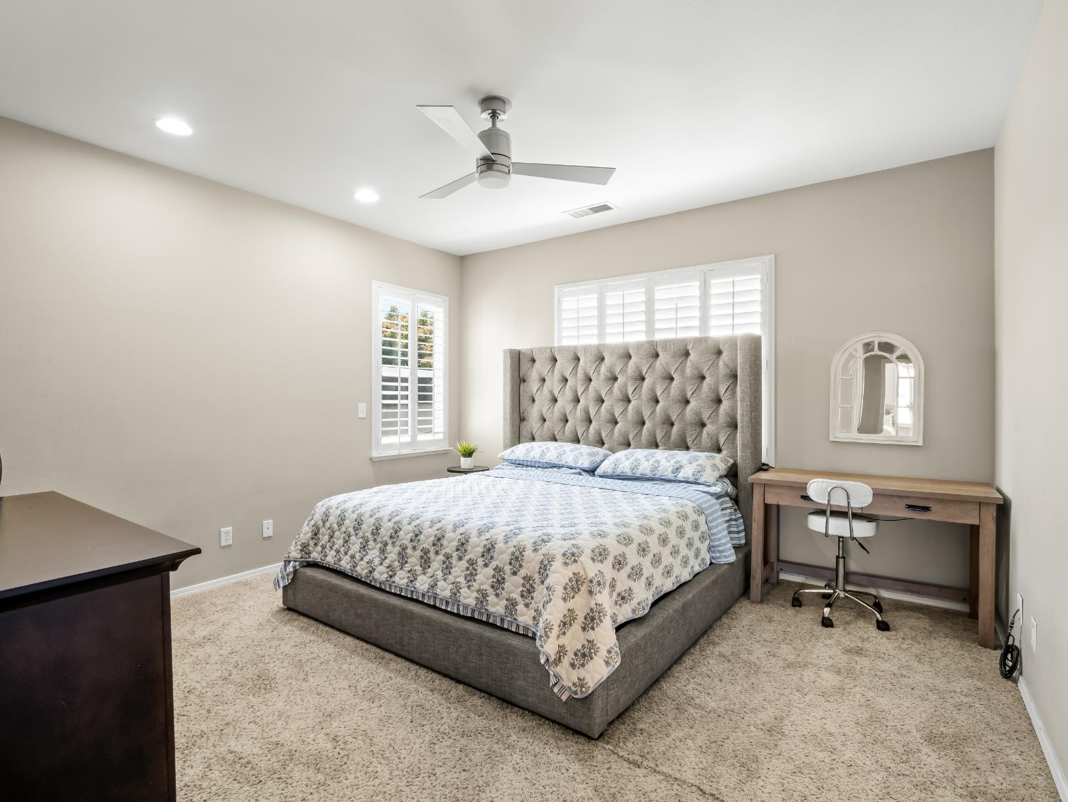 732 W Tivoli Ln, Clovis, CA 93619