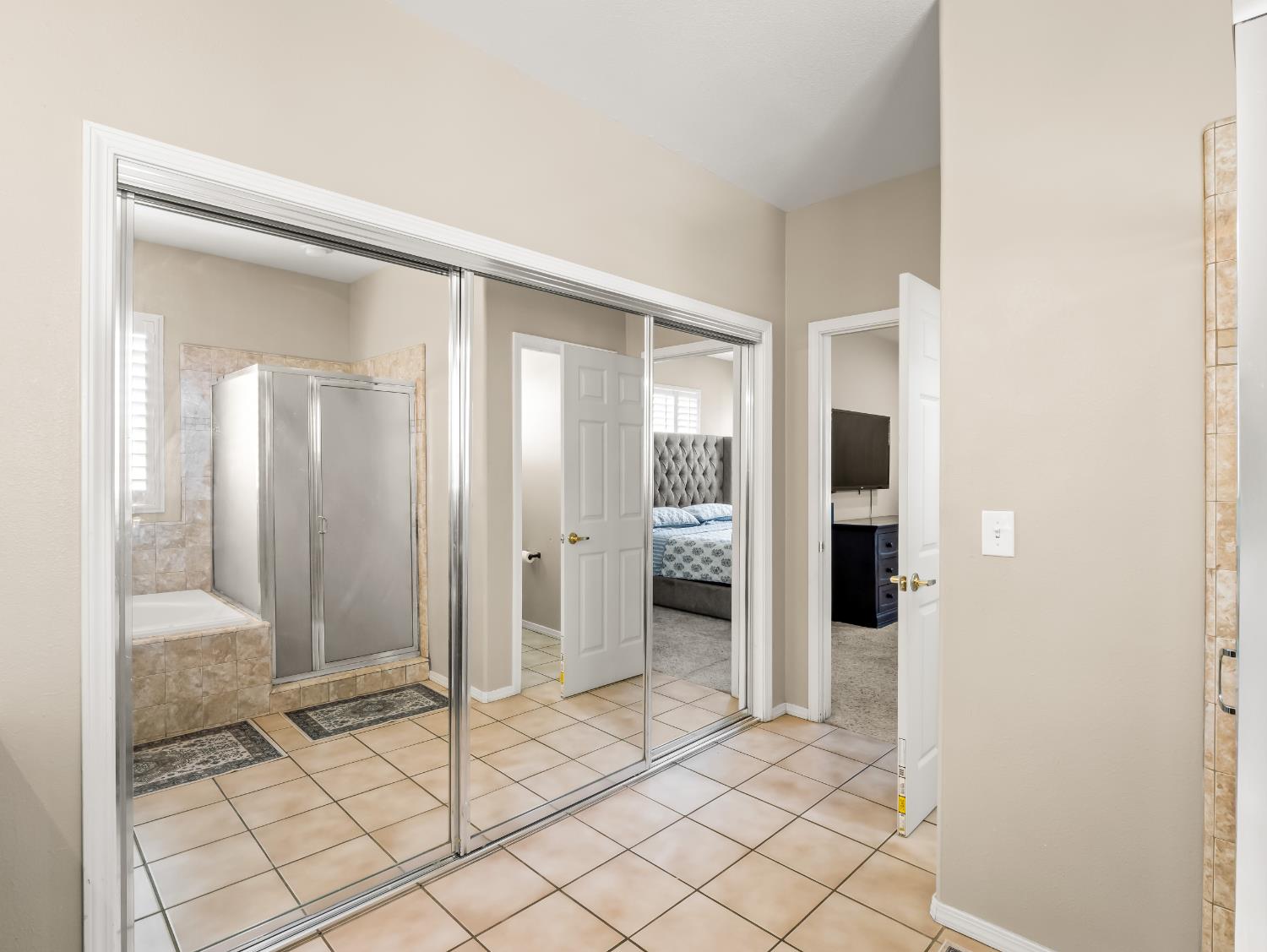 732 W Tivoli Ln, Clovis, CA 93619